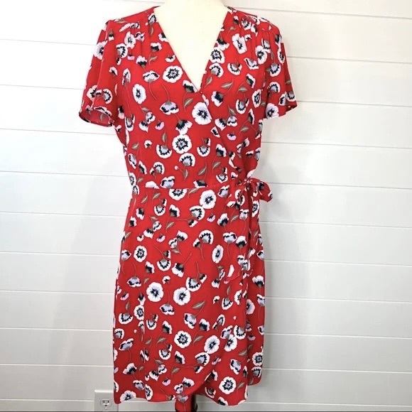 J. Crew Red Poppy Floral Wrap Dress Size: 4 - Picture 3 of 4